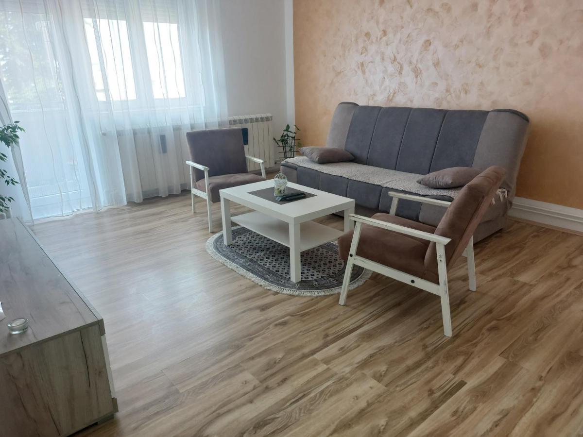 Apartman Centar Sremska Mitrovica Exterior foto