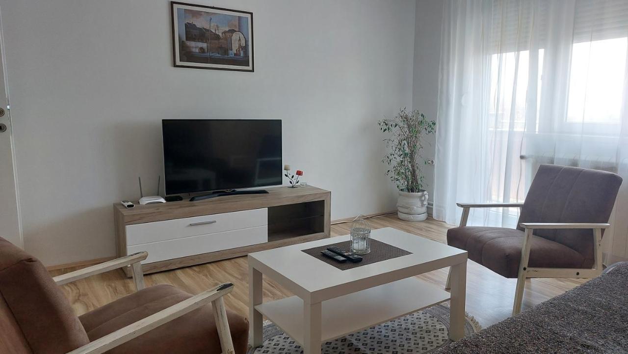 Apartman Centar Sremska Mitrovica Exterior foto